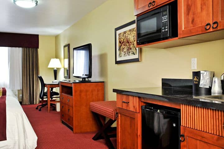 Room 8 of 32