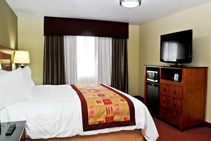 Room 9 of 32