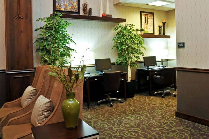 Business Center 31 of 32