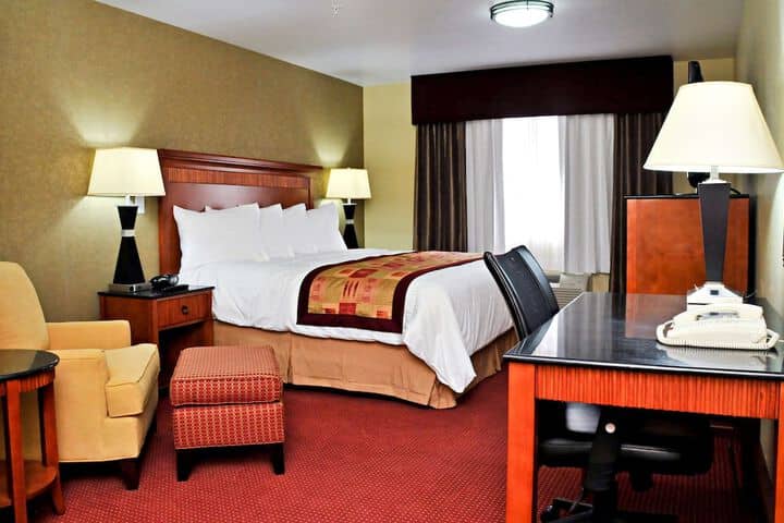 Room 6 of 32