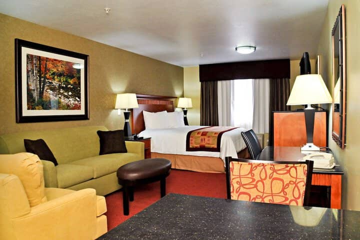 Room 7 of 32